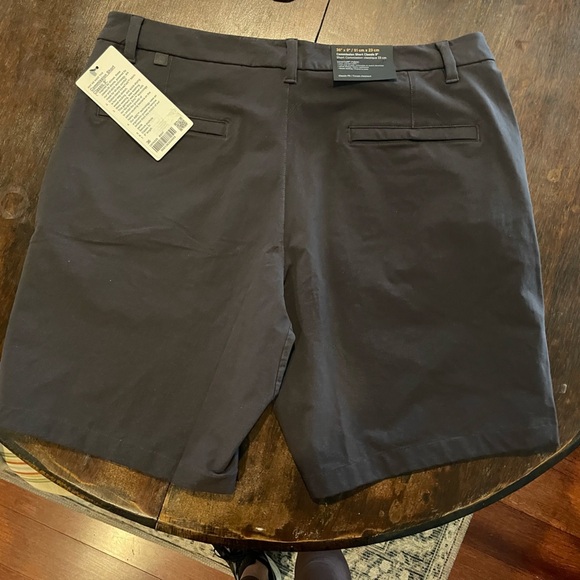 Lululemon Commission Short Obsidian - Picture 2 of 7